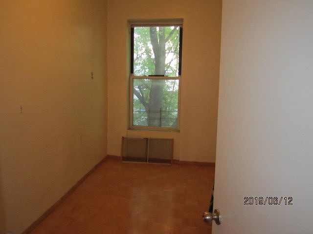 1st image of 927 Bedford Ave