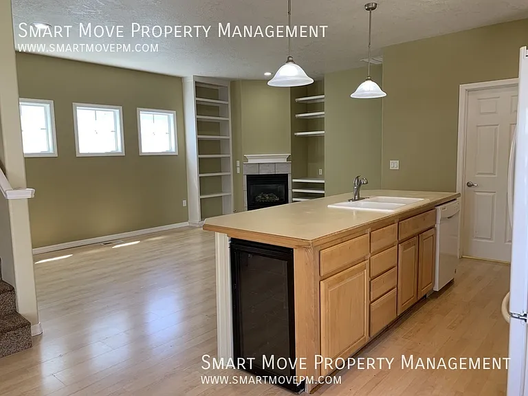 377 W Hale St — Photo 11