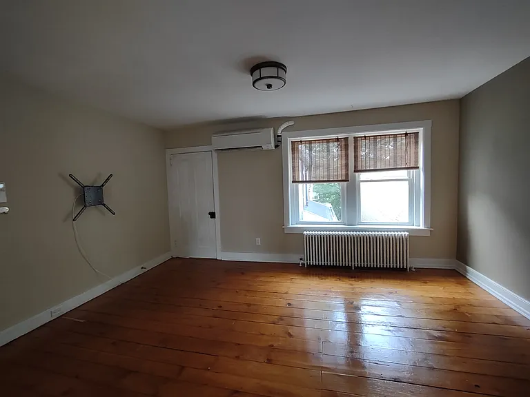332 E Orange St #3 — Photo 8