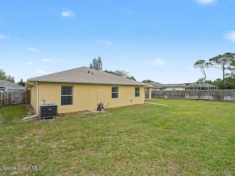 992 Coquina St SE — Photo 7
