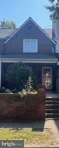 818 51st St SE, Washington, DC, 20019