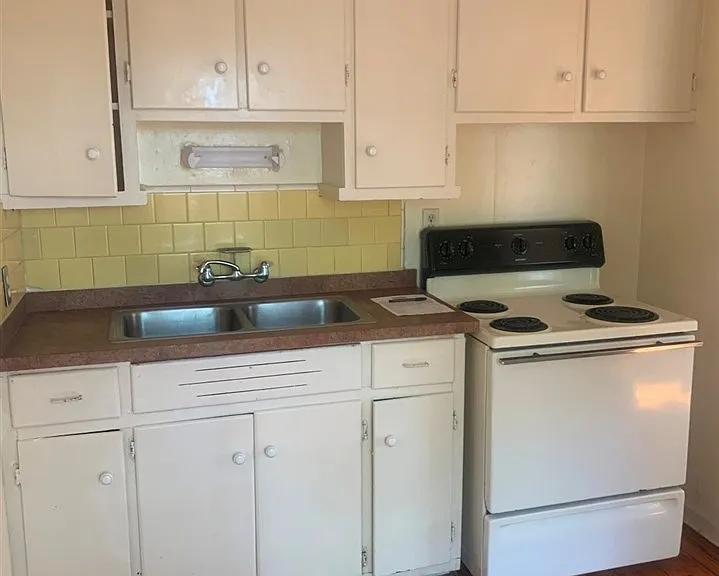 1607 Jackson Bluff Rd — Photo 2
