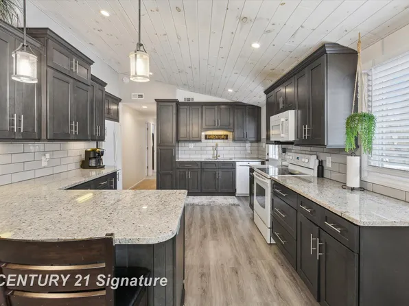 481 N Five Mile Rd, Midland, MI 48640