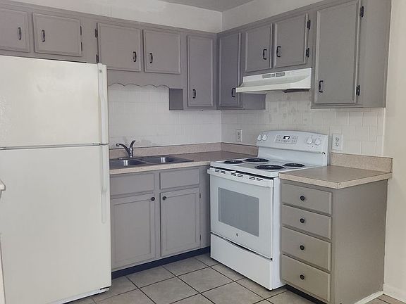 3rd image of 4505 Cape Henry Ave APT 2