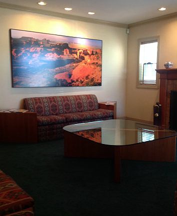 5th image of 221 N San Mateo Dr