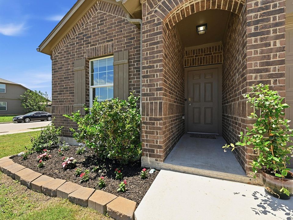 1st image of 227 Hess Dr