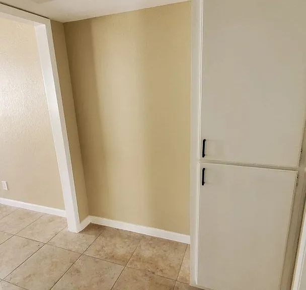 10037 Samoa Ave — Photo 6