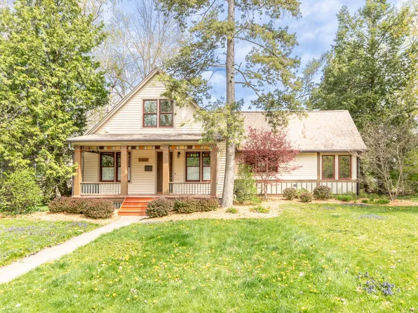 717 John A Woods Dr, Ann Arbor, MI 48105