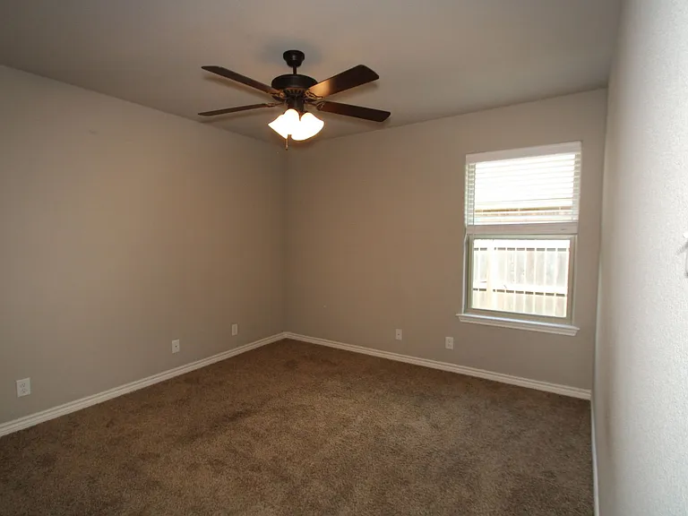 902 Clanton Cv — Photo 33