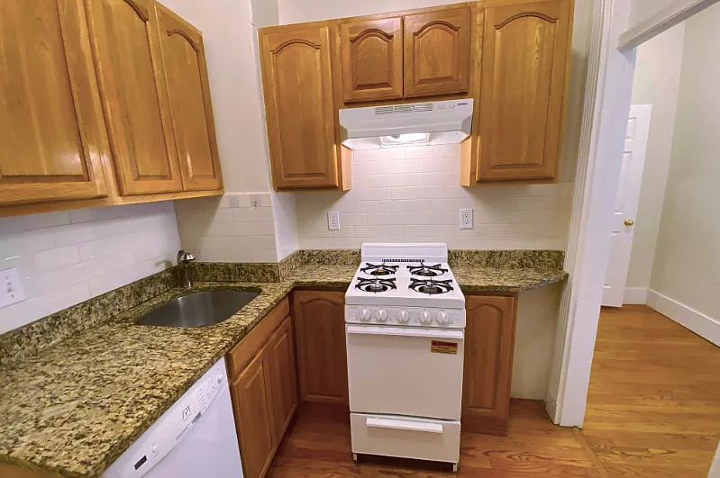 1 bed, 9999 sqft, $2,950 — Photo 3