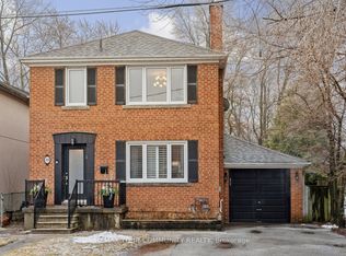 19 Newbury Ln, Toronto, ON M3H 1H6