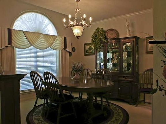 3rd image of 2080 Wildflower Dr