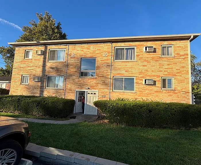 8997 Pippin Rd #5 — Photo 1