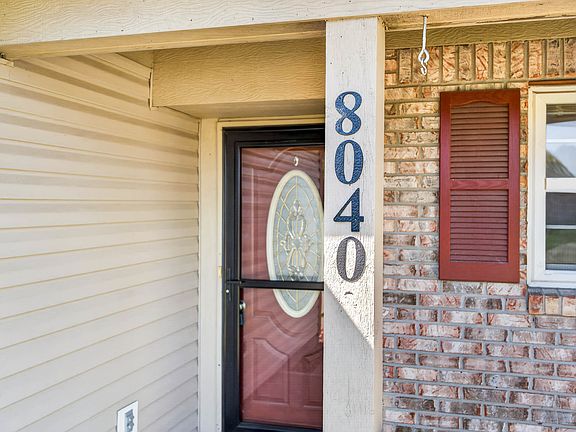 4th image of 8040 Maple Stream Blvd