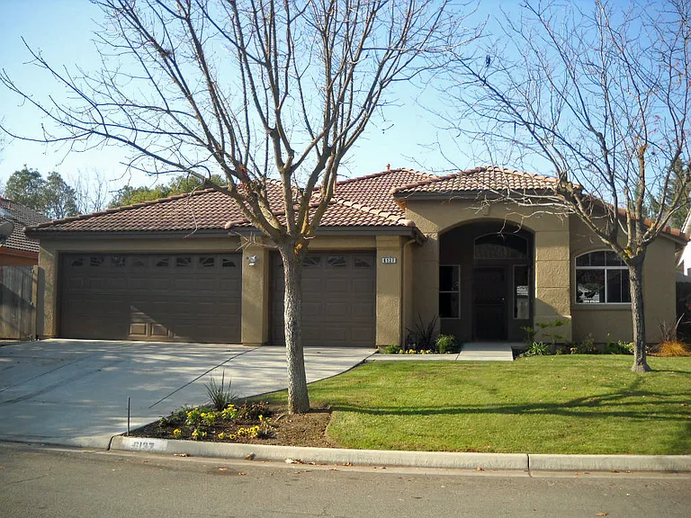 6137 N Alva Ave — Photo 1