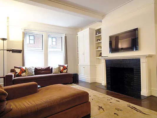 Sold by Mercedes Berk | media 9