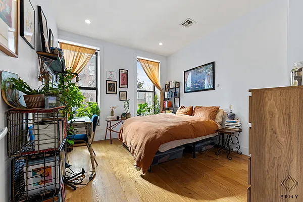 Rented by ERNY LLC | media 6