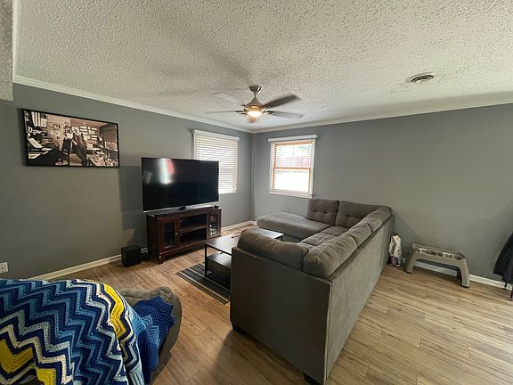 4th image of 540 Tamerisk Dr #1