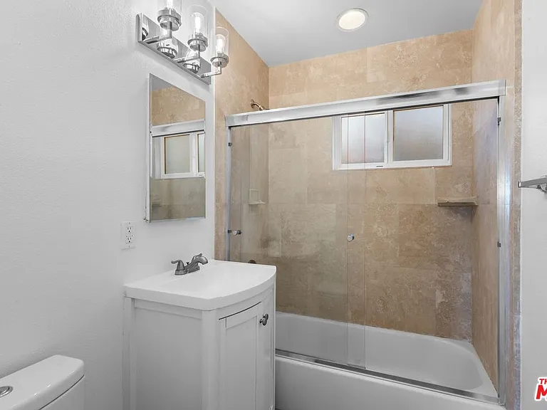 643 Pacific St — Photo 56