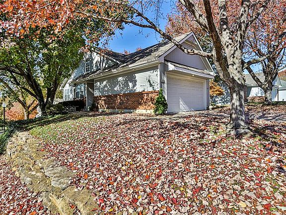 3rd image of 2828 S Viro Ave