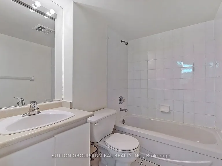736 Bay St #2001 — Photo 4
