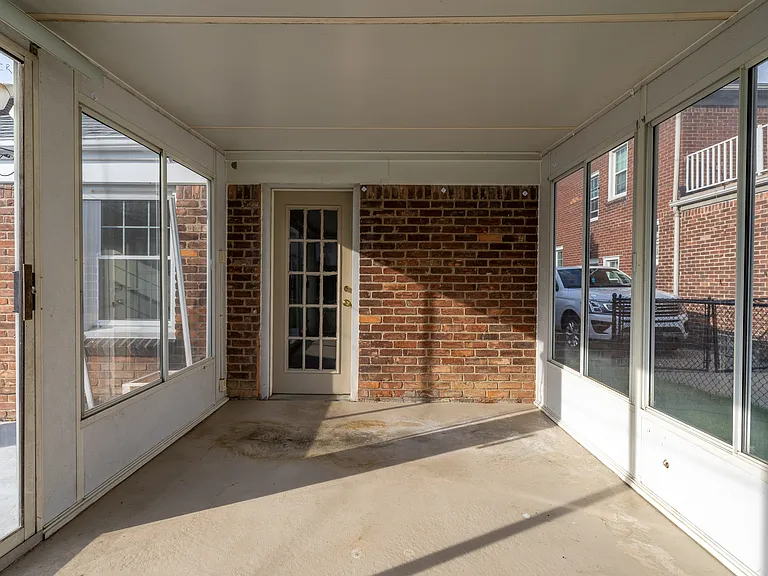1423 Hollywood Ave — Photo 14