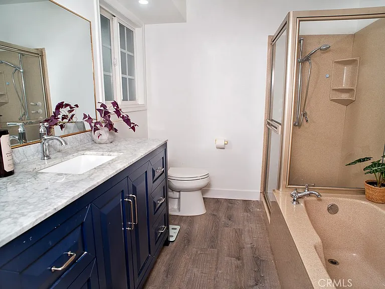 17249 Raymer St — Photo 12