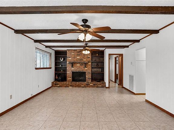 Living area &mdash; 1417 Avenue G