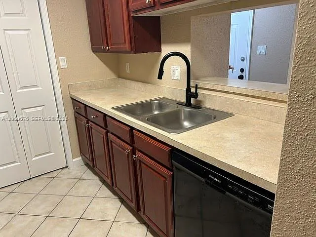 755 Riverside Dr #1316 — Photo 8