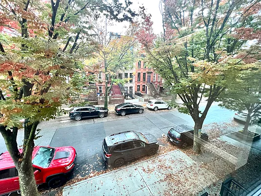Rented by E Realty International Corp | media 1