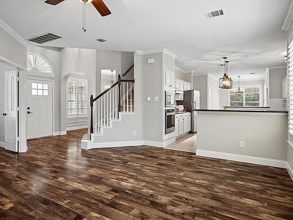 4th image of 821 Palm Desert Dr