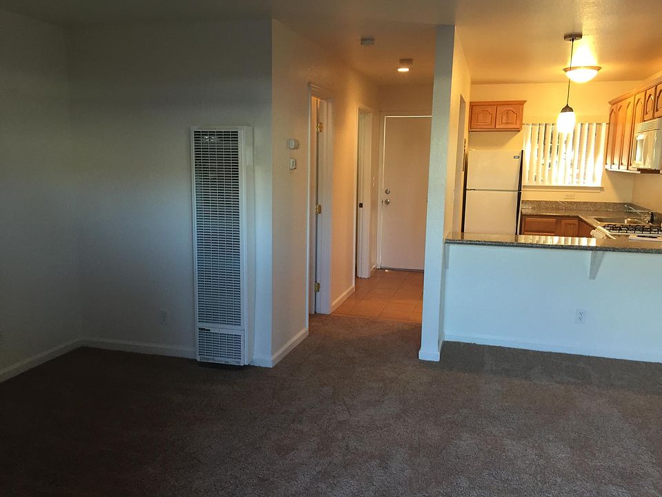 1st image of 624 Morse Ave APT 8