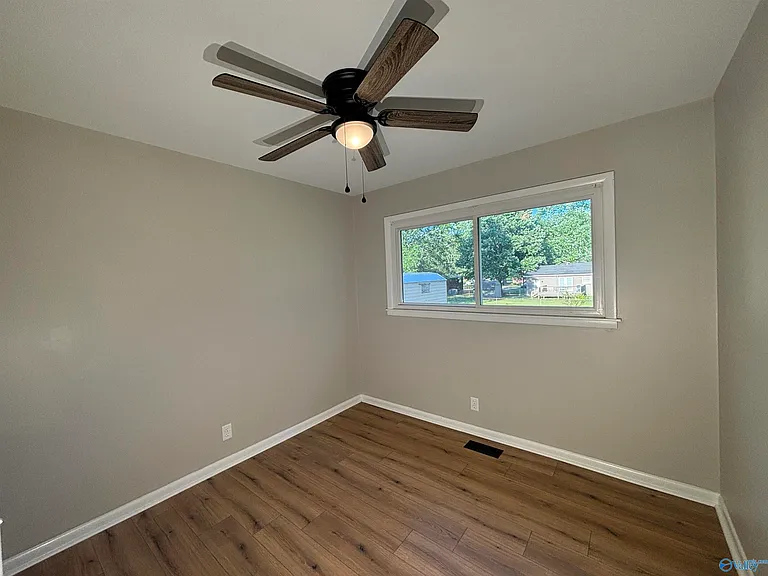 510 Clift Dr — Photo 19