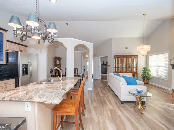 115 Courtyard Ln, Newnan, GA 30265