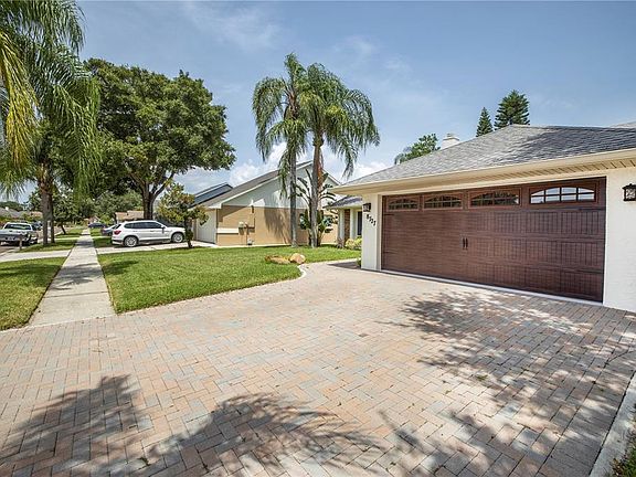 3rd image of 8727 Osage Dr