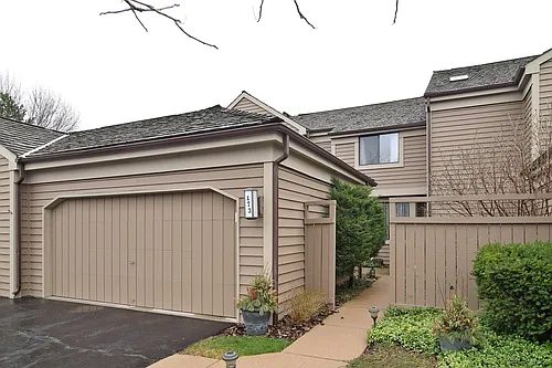 473 White Oak Ln Photo 1