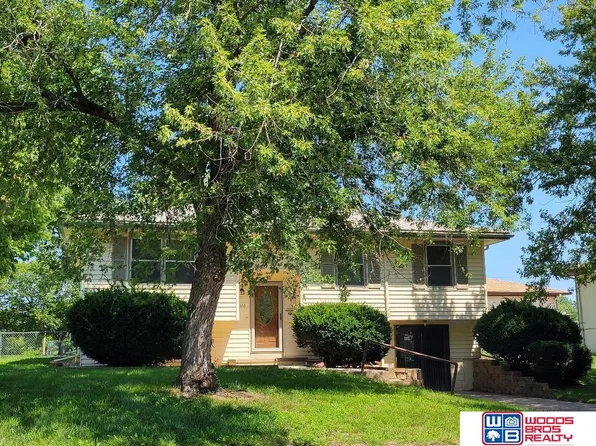 400 S 10th St, Beatrice, NE 68310
