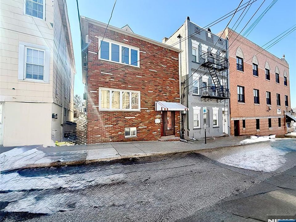 1st image of 54 Spring St