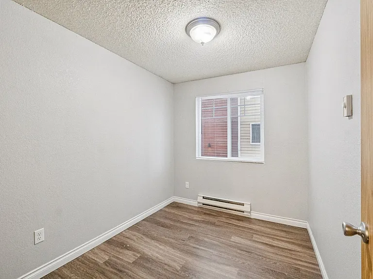 Westwood Apartments — Photo 173