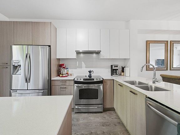 2nd image of 1320 Riley St #60