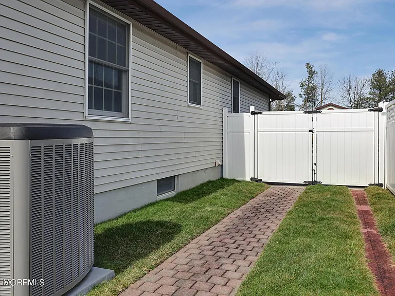 16 Pine Tree Ln — Photo 26