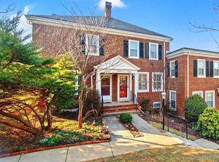 3290 S Utah St, Arlington, VA 22206