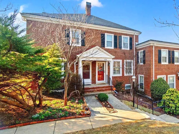 3290 S Utah St, Arlington, VA 22206