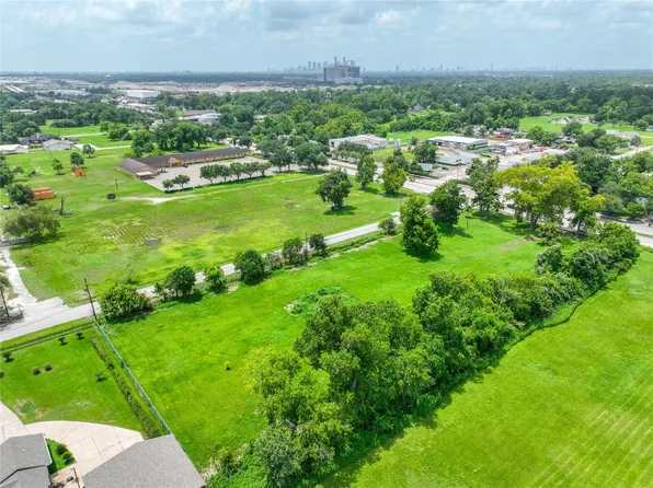 7204 Homestead Rd, Houston, TX 77028
