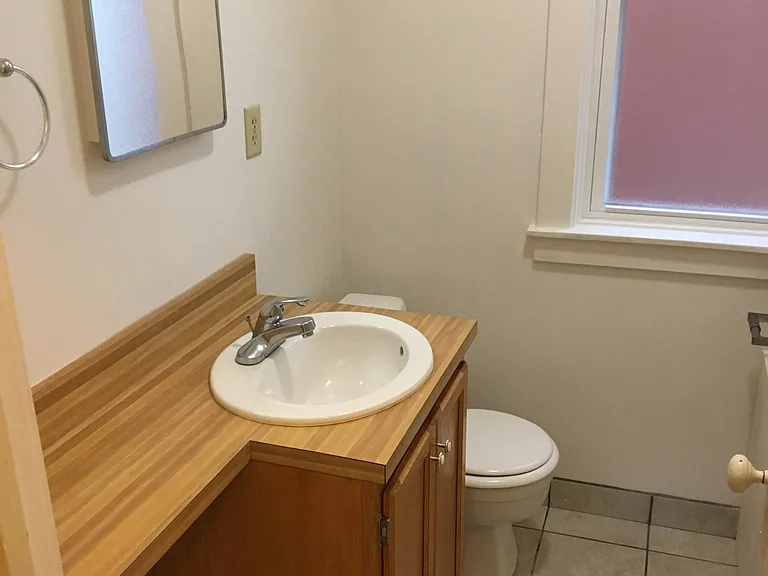1643 Suburban Ave — Photo 3