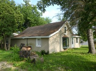 6015 Town Line Rd, Waterford, WI 53185
