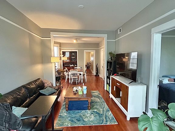3rd image of 3240 N Whipple St #2