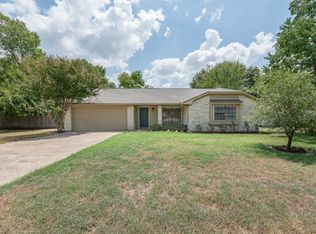 3701 Valley Oaks Dr, Bryan, TX 77802