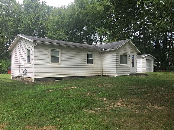 2BR, 1BA, LR, FR, Laundry Rm