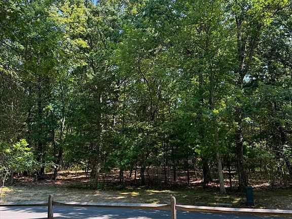 3rd image of 3 Reiling Pond Rd